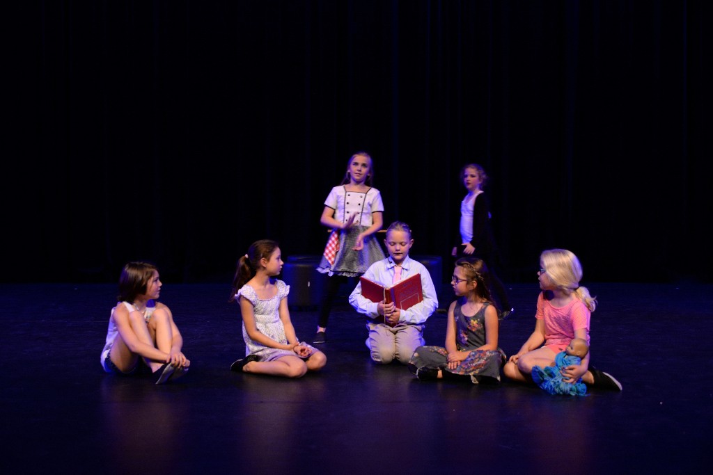 ../Images/Musical Nanny de Vries 176.jpg